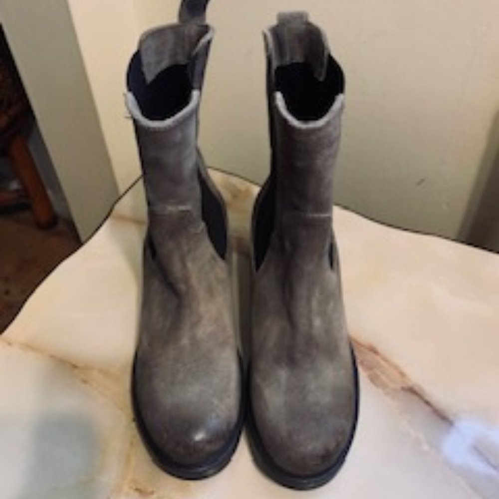 Emanuele Castro Taupe Chelsea Leather Boots - Picture 5 of 10
